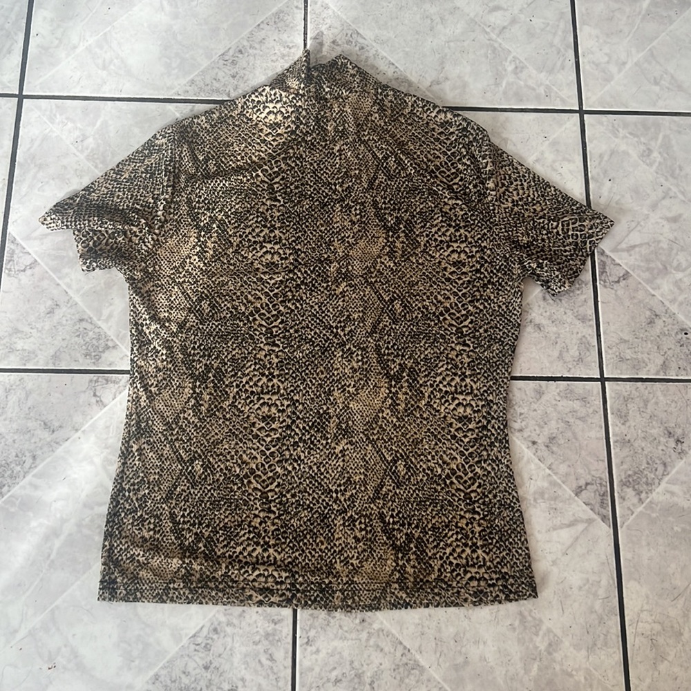 Turtle neck, shortsleeved printed shirt - Picture 2 of 3